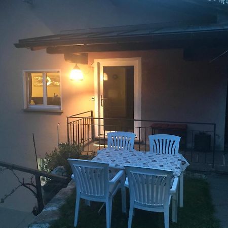 Casa Immersa Nel Vigneto Roveredo ภายนอก รูปภาพ